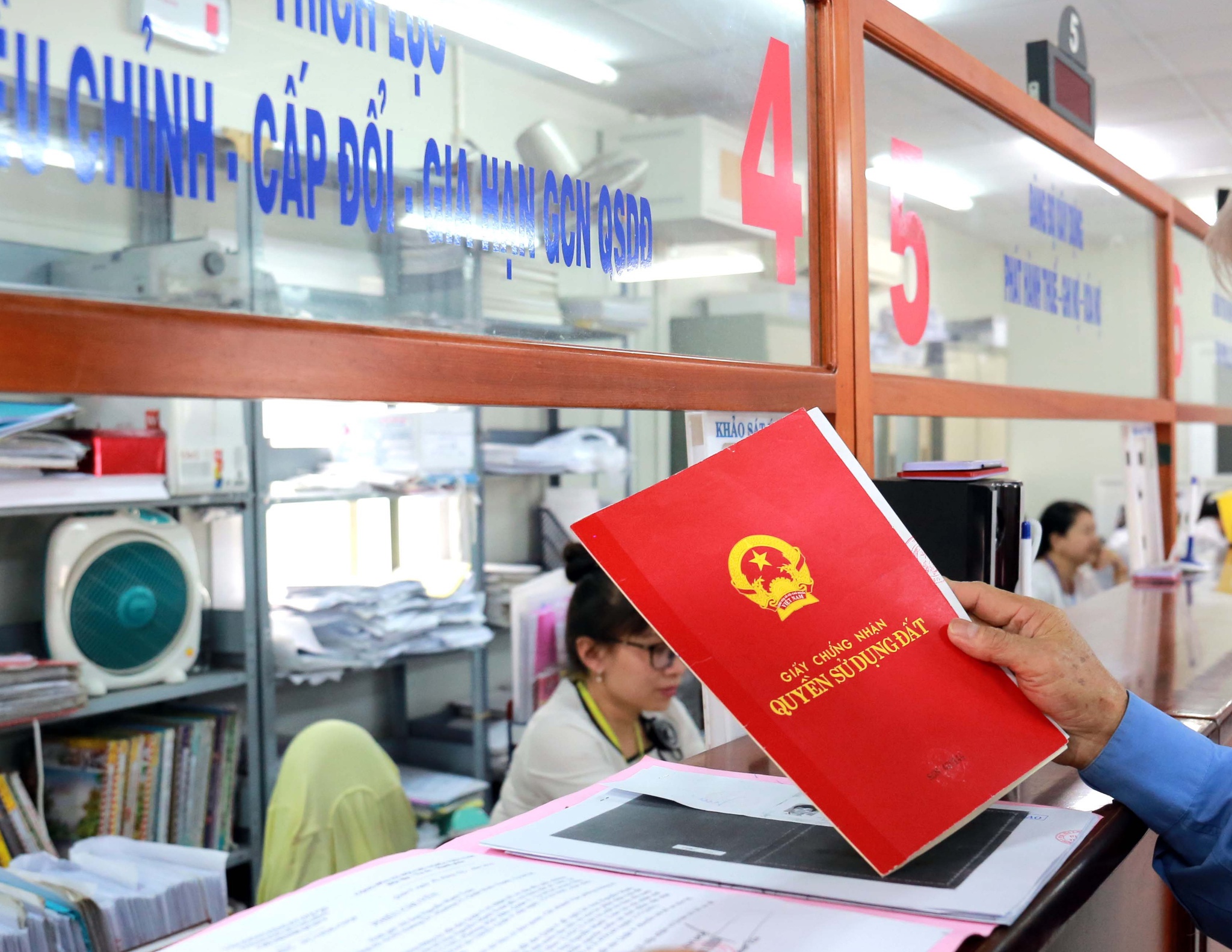 Quy định mới về thủ tục đăng ký đất đai khi tổ chức chính quyền địa phương 2 cấp