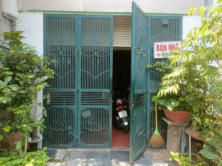 Bán đất vàng 220m² sát biển Sầm Sơn - có sẵn nhà và phòng trọ, mặt tiền 12m