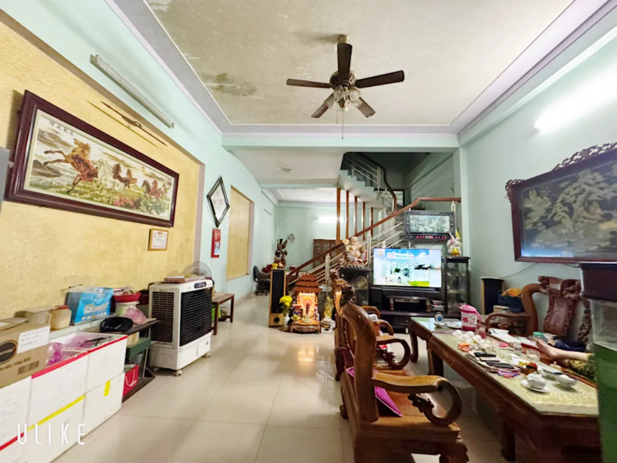 Bán nhà mặt phố Lê Lai 2 căn liền kề tổng mặt tiền 9.5m - trung tâm, kinh doanh cực đẹp