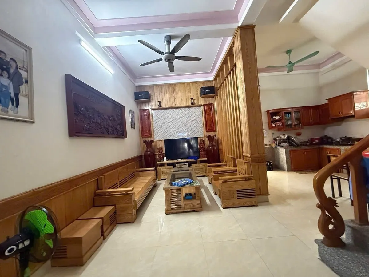 Bán nhà 2 tầng 150m² mặt tiền 5.3m ở Quảng Thịnh - nhà đẹp mới xây năm 2022