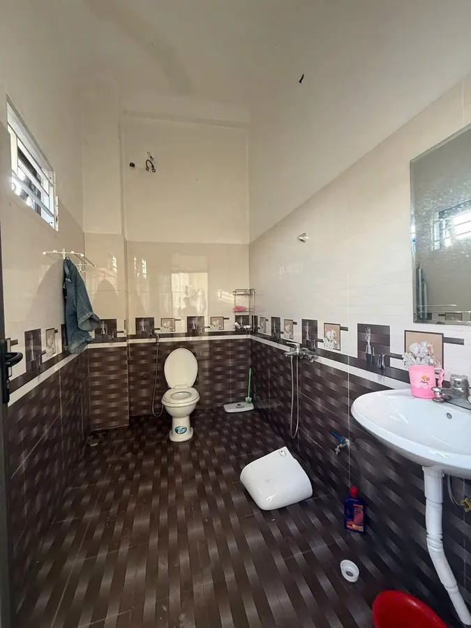 Bán nhà 2 tầng 150m² mặt tiền 5.3m ở Quảng Thịnh - nhà đẹp mới xây năm 2022