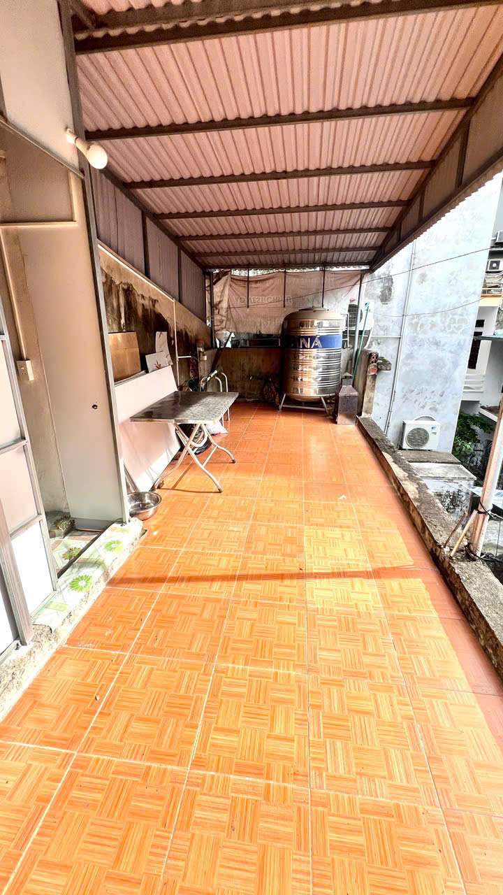 Bán nhà 2 tầng gần trục chính Tống Duy Tân - phường Ba Đình, chỉ 1,7 tỷ