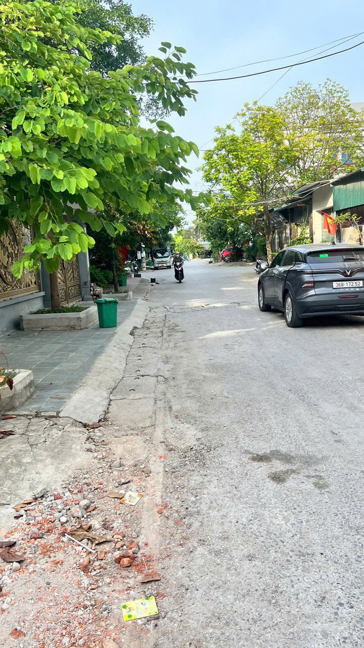 Bán lô đất đầu ve cực đẹp - phường Nam Ngạn, mặt tiền 7,2m nở hậu