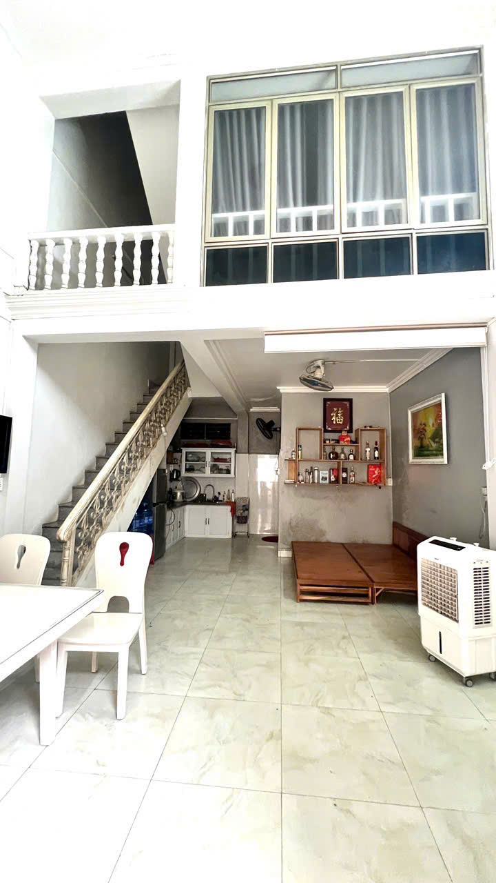 Bán nhà 2 tầng gần trục chính Tống Duy Tân - phường Ba Đình, chỉ 1,7 tỷ