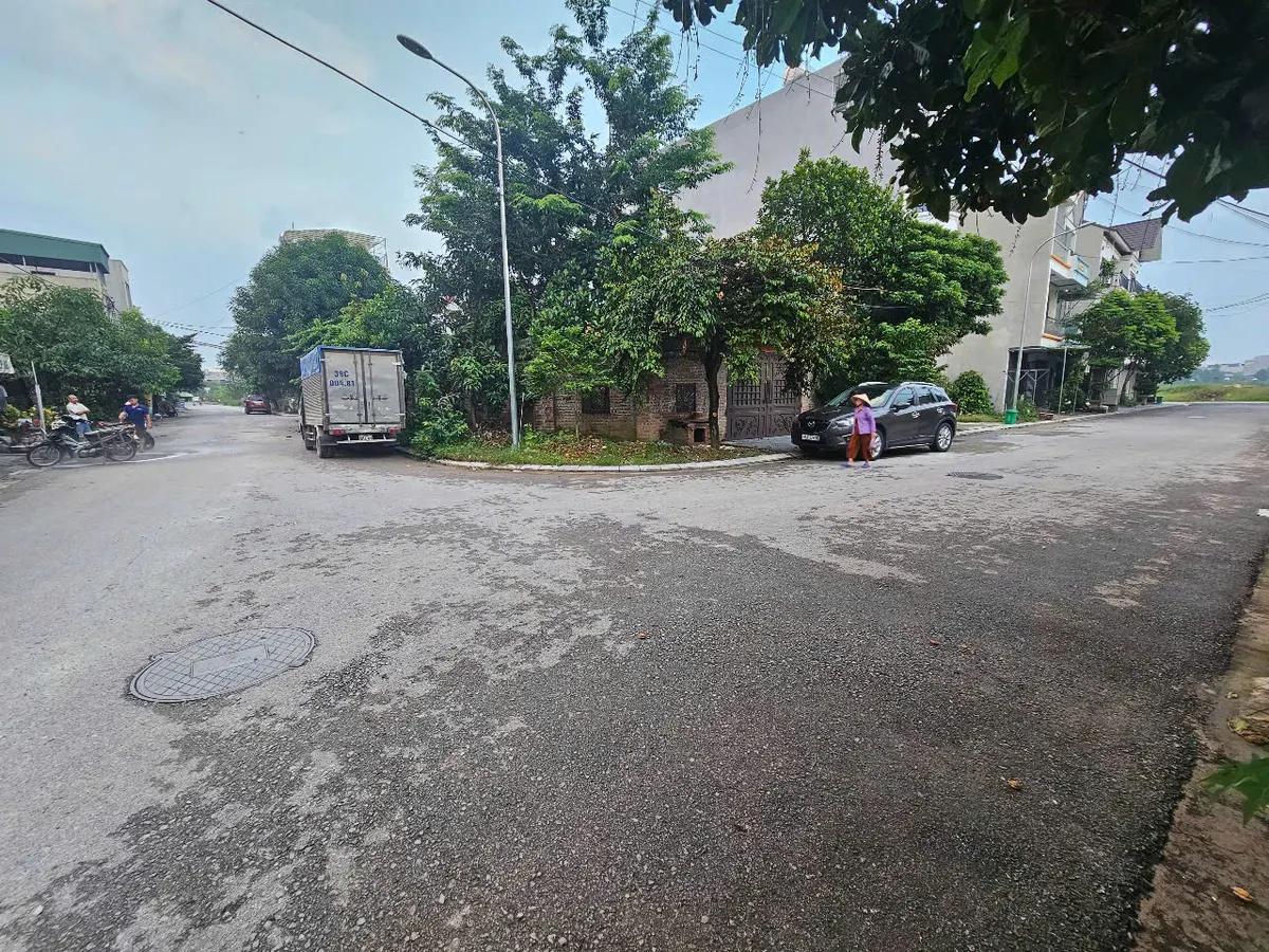 Bán lô đất đẹp nở hậu tại Đông Hương, gần cầu đèn, đường nhựa thông kđt Bình Minh