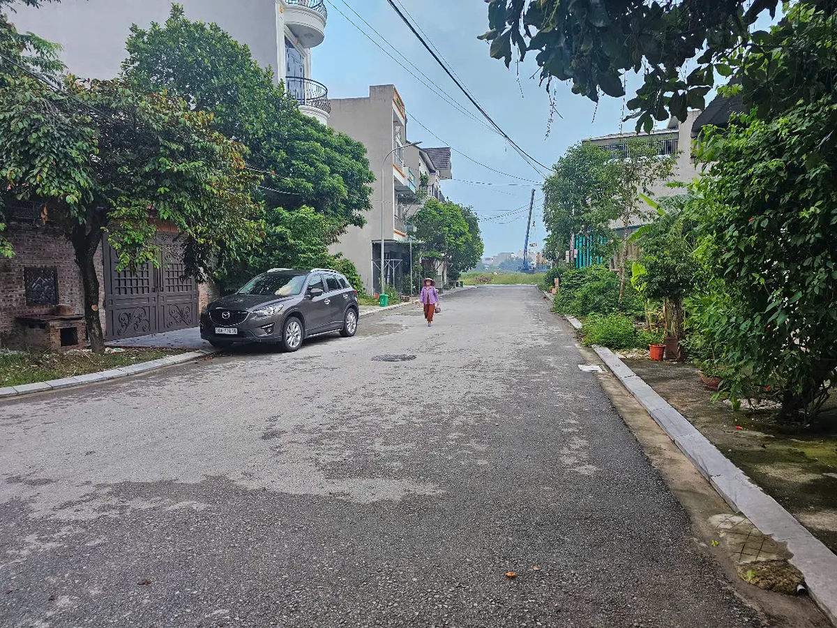 Bán lô đất đẹp nở hậu tại Đông Hương, gần cầu đèn, đường nhựa thông kđt Bình Minh