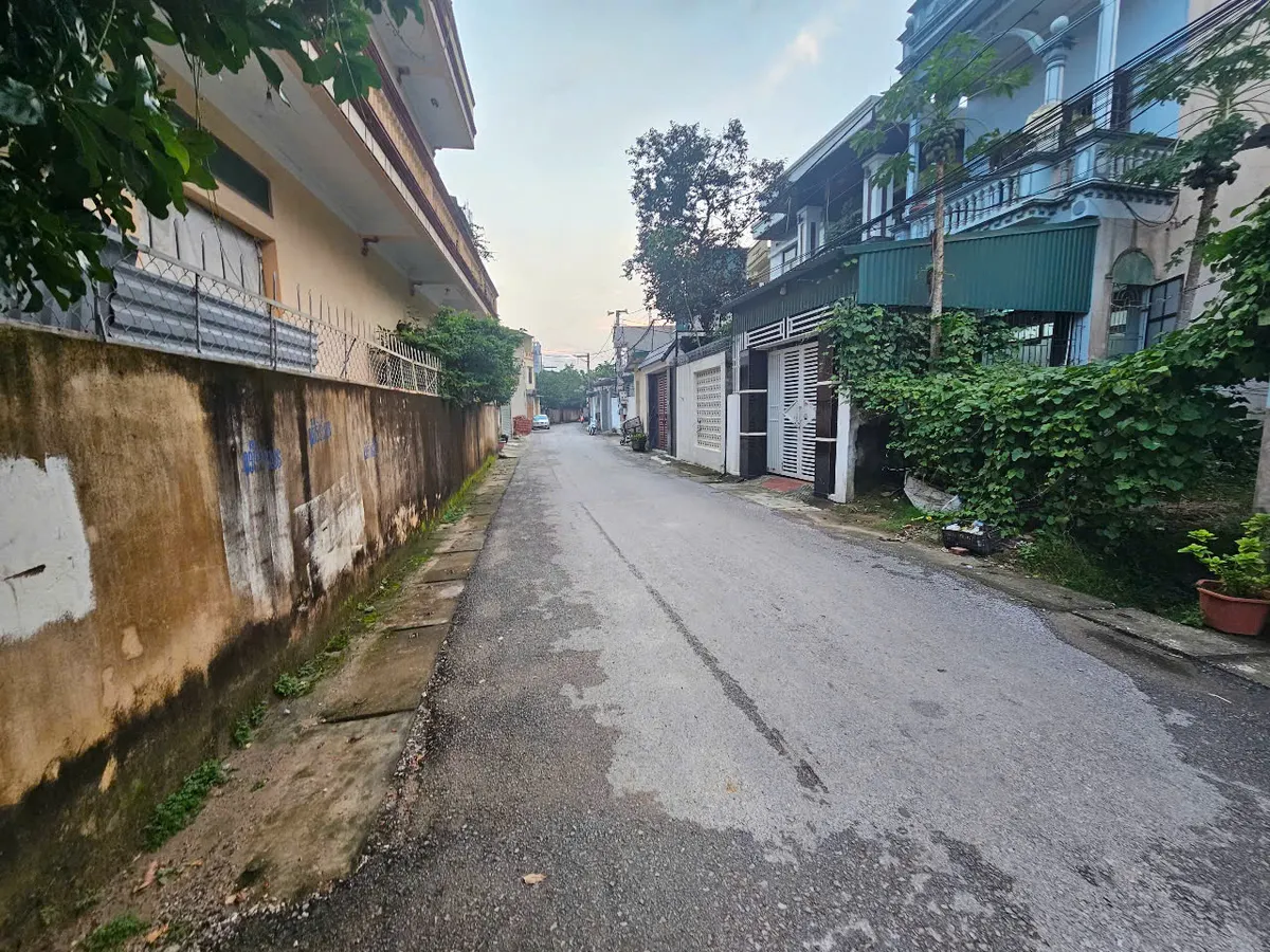 Bán lô đất đẹp nở hậu tại Đông Hương, gần cầu đèn, đường nhựa thông kđt Bình Minh