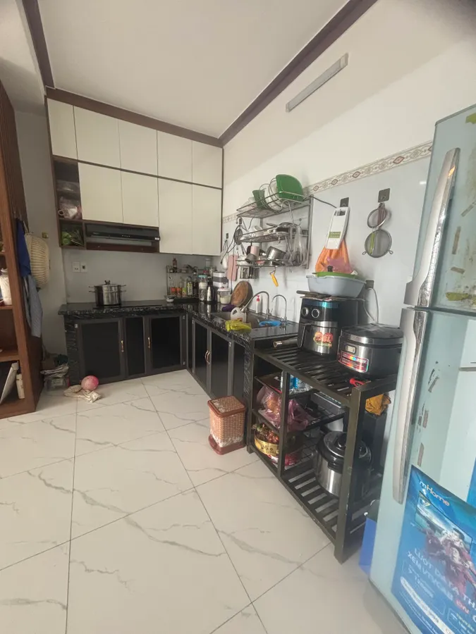 Bán nhà 2 tầng, gần MB vườn bia Phú Sơn - ô tô đỗ cửa chỉ 2,4 tỷ