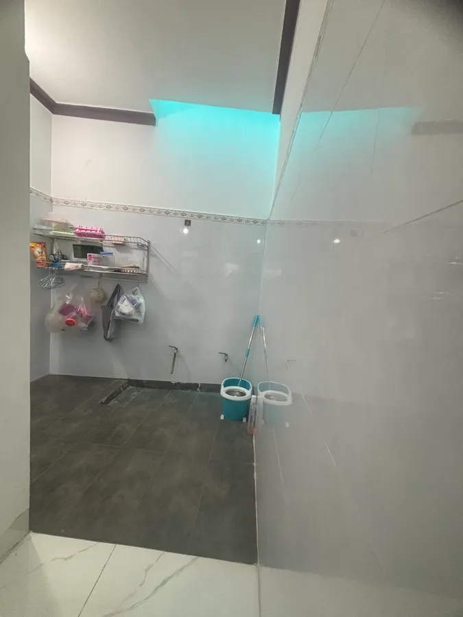 Bán nhà 2 tầng, gần MB vườn bia Phú Sơn - ô tô đỗ cửa chỉ 2,4 tỷ