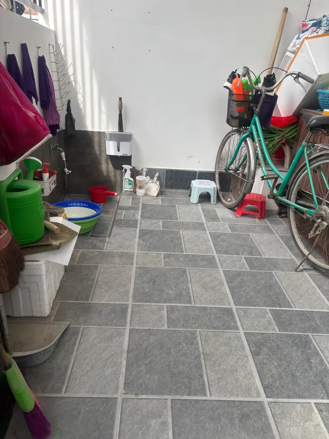 Bán nhà 2 tầng, gần MB vườn bia Phú Sơn - ô tô đỗ cửa chỉ 2,4 tỷ