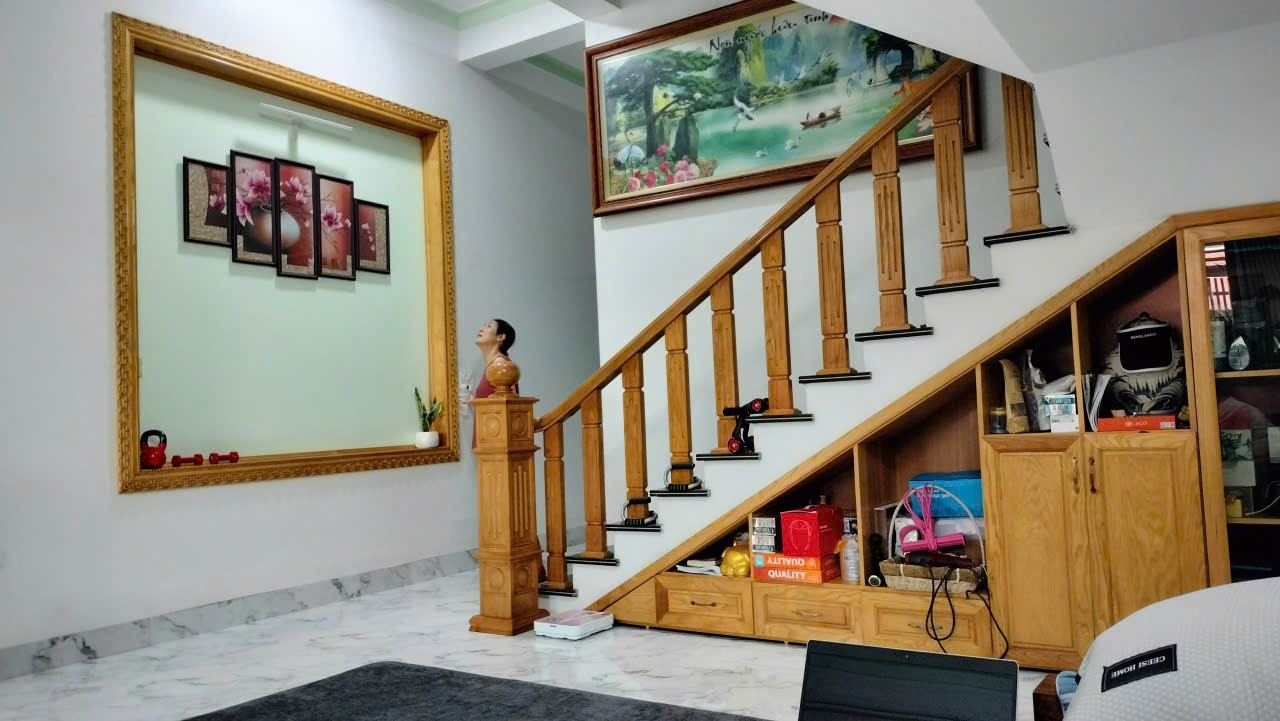 Bán nhà 2,5 tầng gần mặt bằng Hồ Sen và trường chuyên Lam Sơn