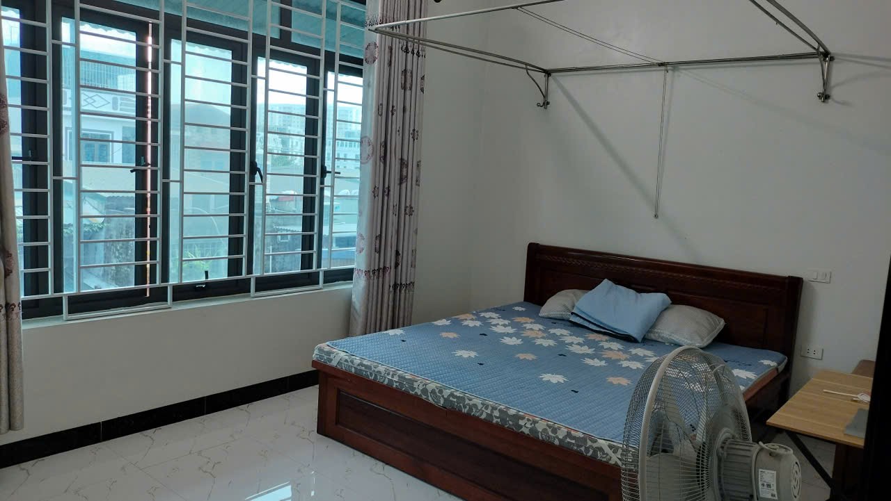 Bán nhà 2,5 tầng gần mặt bằng Hồ Sen và trường chuyên Lam Sơn