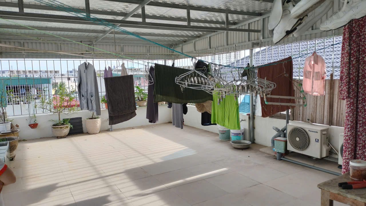 Bán nhà 2,5 tầng gần mặt bằng Hồ Sen và trường chuyên Lam Sơn