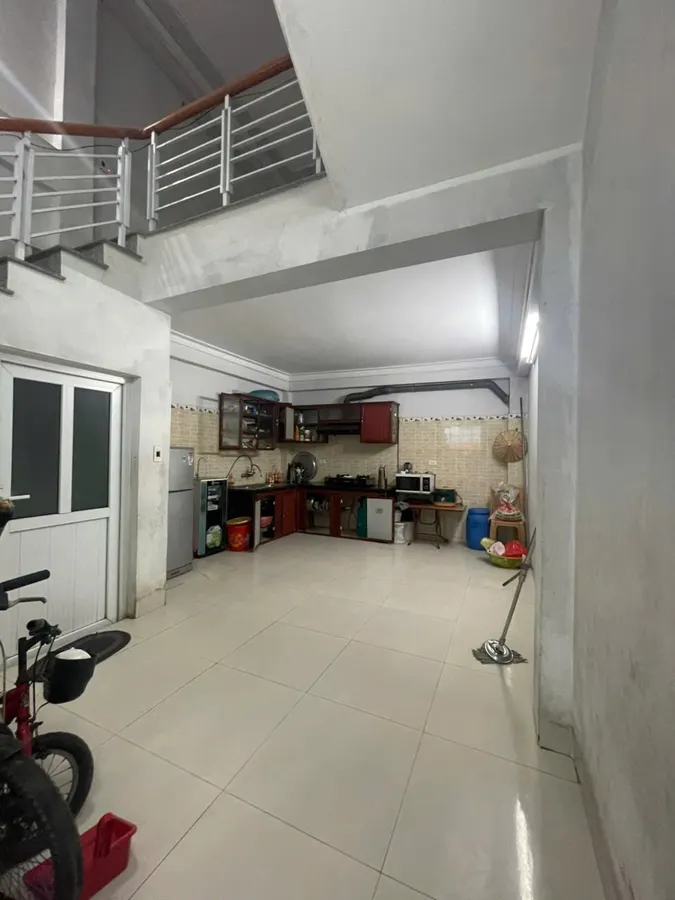 Bán nhà 2 tầng 1 tum trục Tân Nam - Nam Ngạn, đường 12m, vỉa hè rộng, giá chỉ hơn 2 tỷ