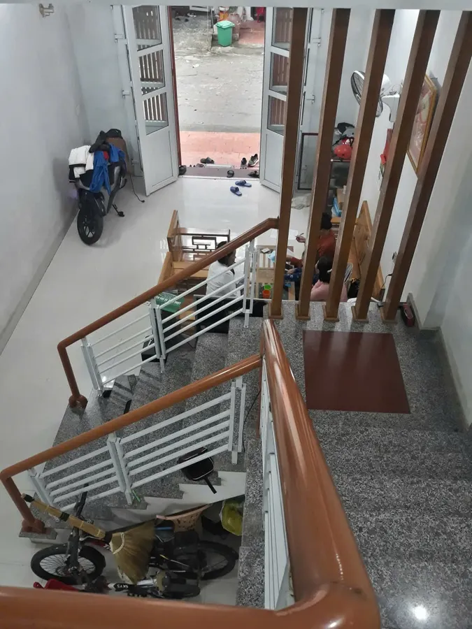 Bán nhà 2 tầng 1 tum trục Tân Nam - Nam Ngạn, đường 12m, vỉa hè rộng, giá chỉ hơn 2 tỷ