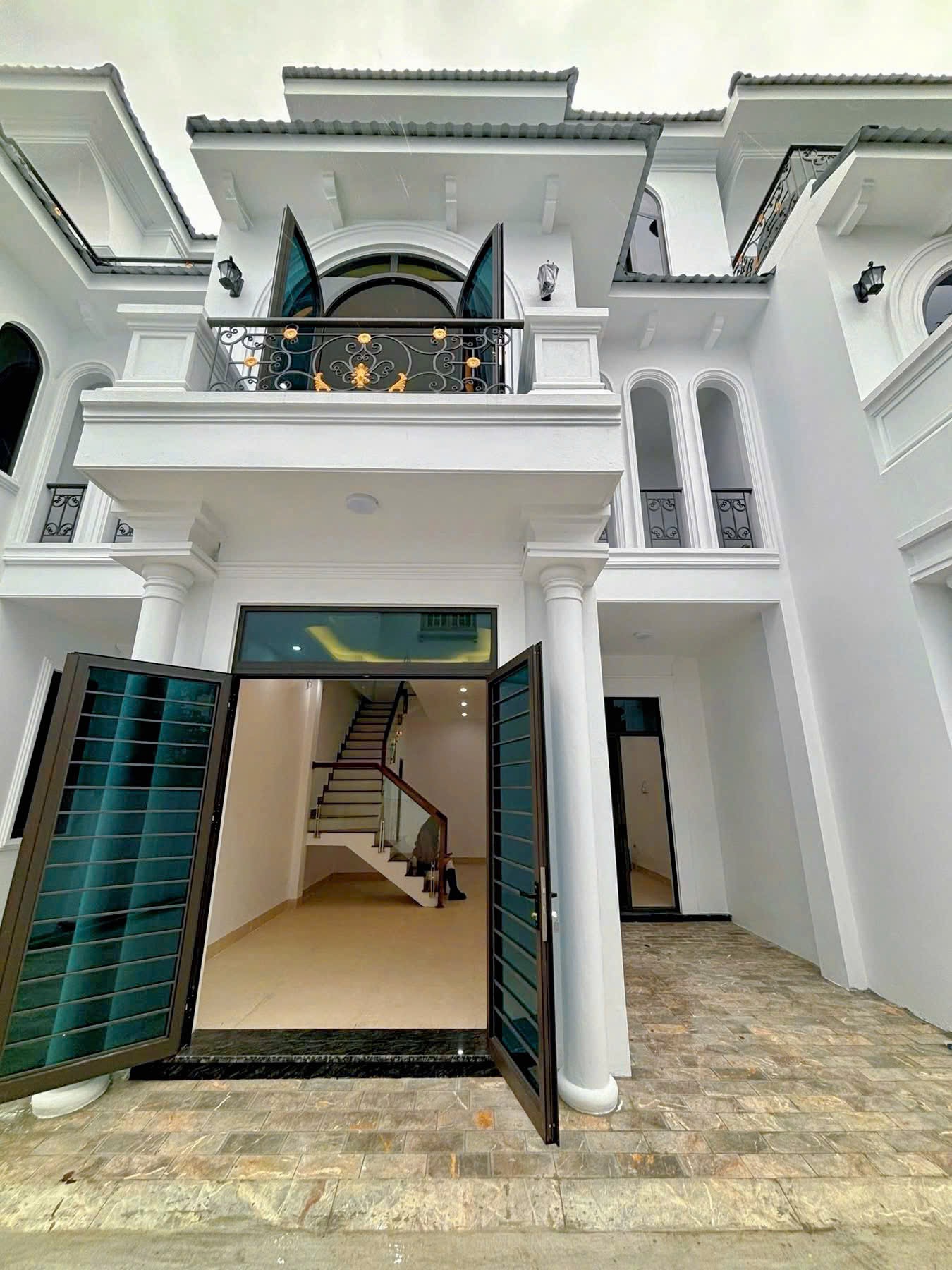 Bán nhà 3 tầng tại phường hạc thành