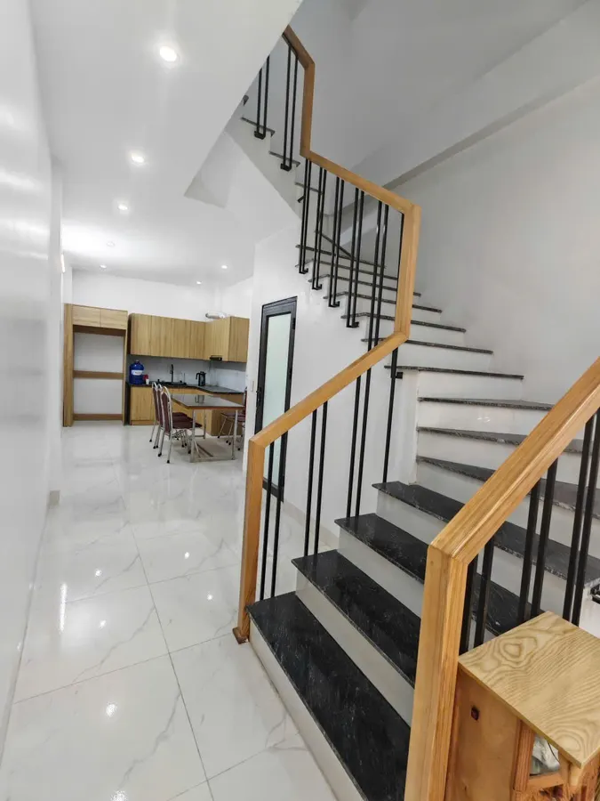 Bán nhà 3 tầng gần trường Đông Thọ - 45m², đường ô tô, chỉ hơn 2 tỷ