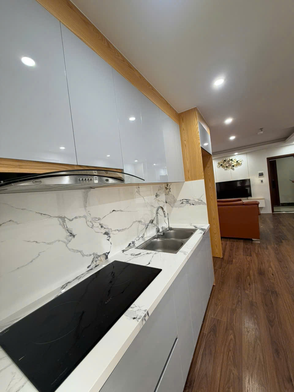 Bán căn hộ ruby - 3 ngủ, full nội thất đẹp, view thoáng, nhỉnh 2xxx