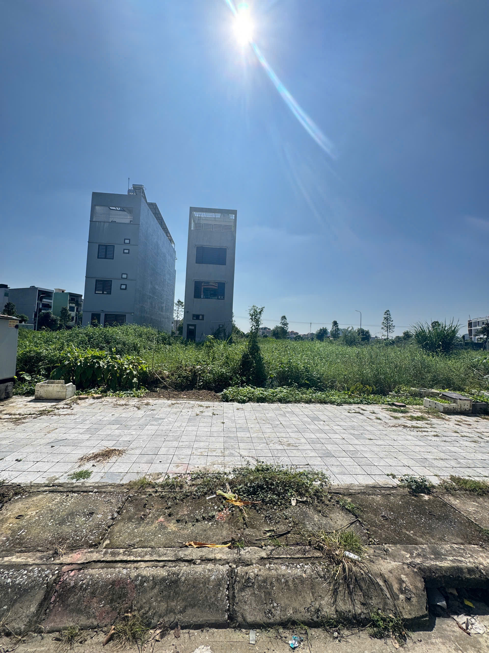 Bán lô đất kinh doanh tốt mặt bằng vườn bia - trục chính đẹp, phong thủy sạch sẽ