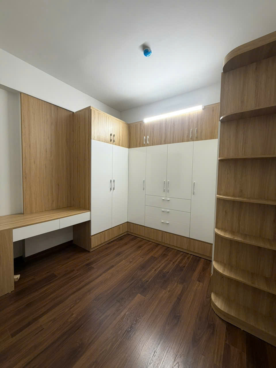 Bán căn hộ ruby - 3 ngủ, full nội thất đẹp, view thoáng, nhỉnh 2xxx