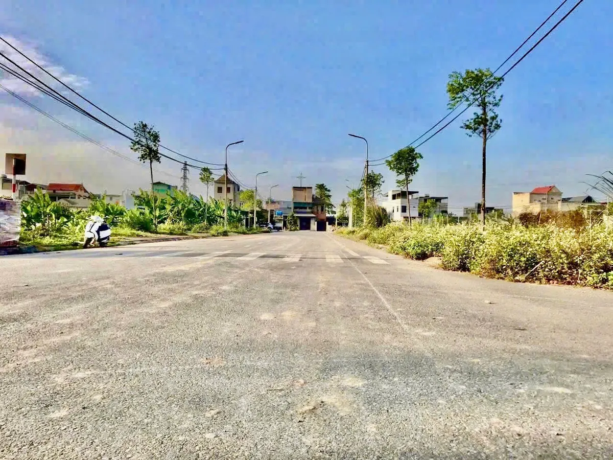 Bán lô đất đầu ve d14 mbqh 2742 gần trung tâm hành chính Rừng Thông Đông Sơn