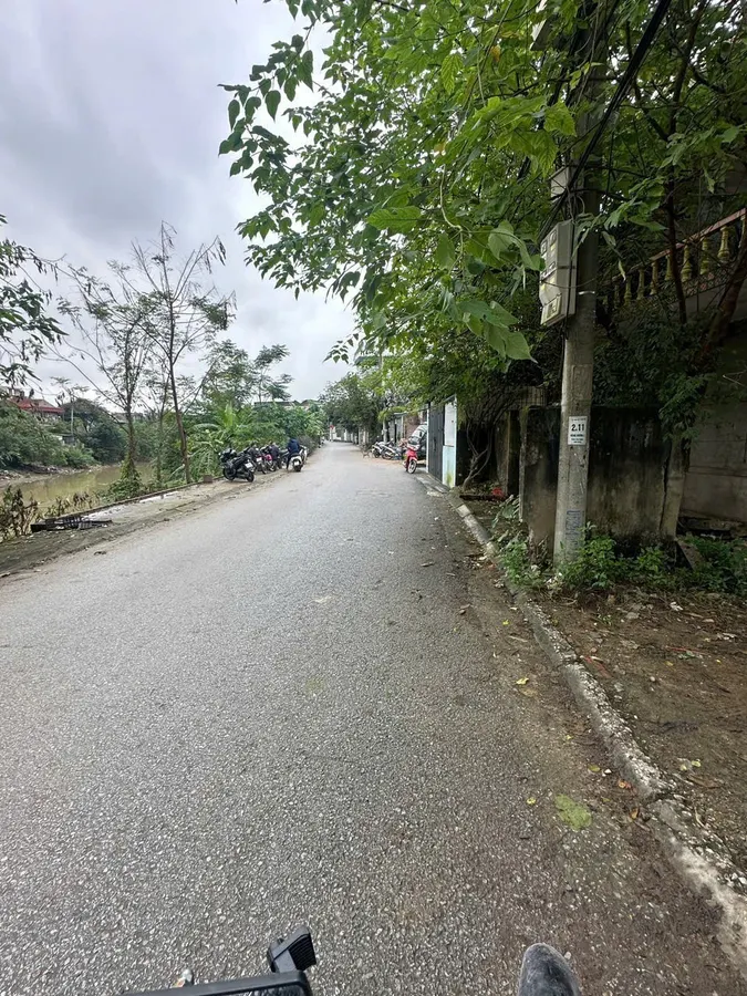 Bán nhà 2 tầng mặt đường hàm nghi - 140m², mặt tiền 6,6m, gần công viên nước Đông Hương