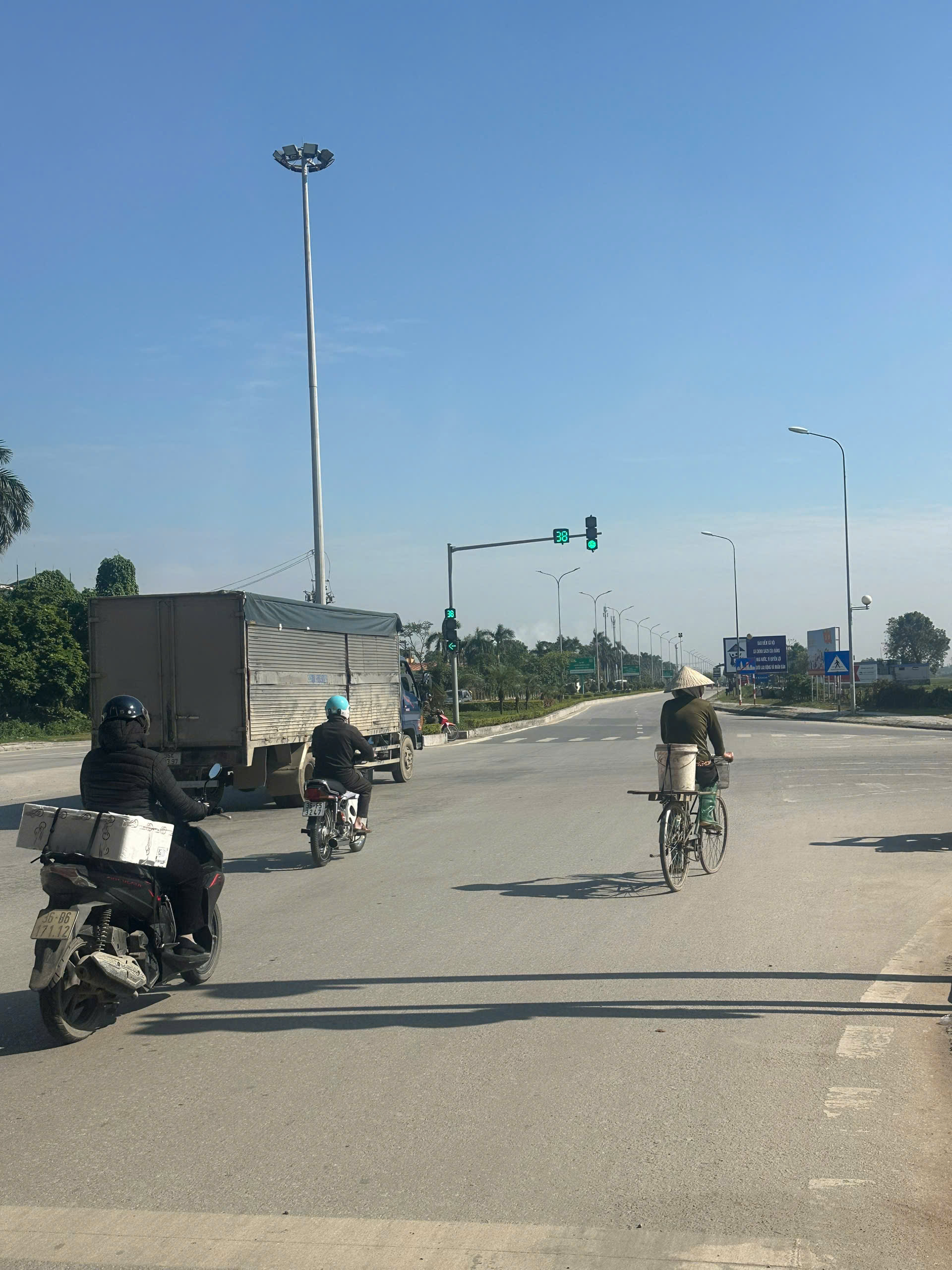 Nhượng nhà 2,5 tầng 98m² trục chính Quốc Lộ 47 Lễ Môn - mặt tiền 4,02m thuận kinh doanh