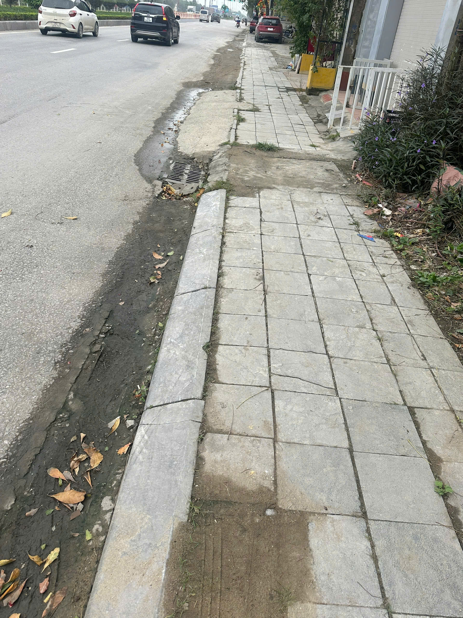 Nhượng nhà 2,5 tầng 98m² trục chính Quốc Lộ 47 Lễ Môn - mặt tiền 4,02m thuận kinh doanh