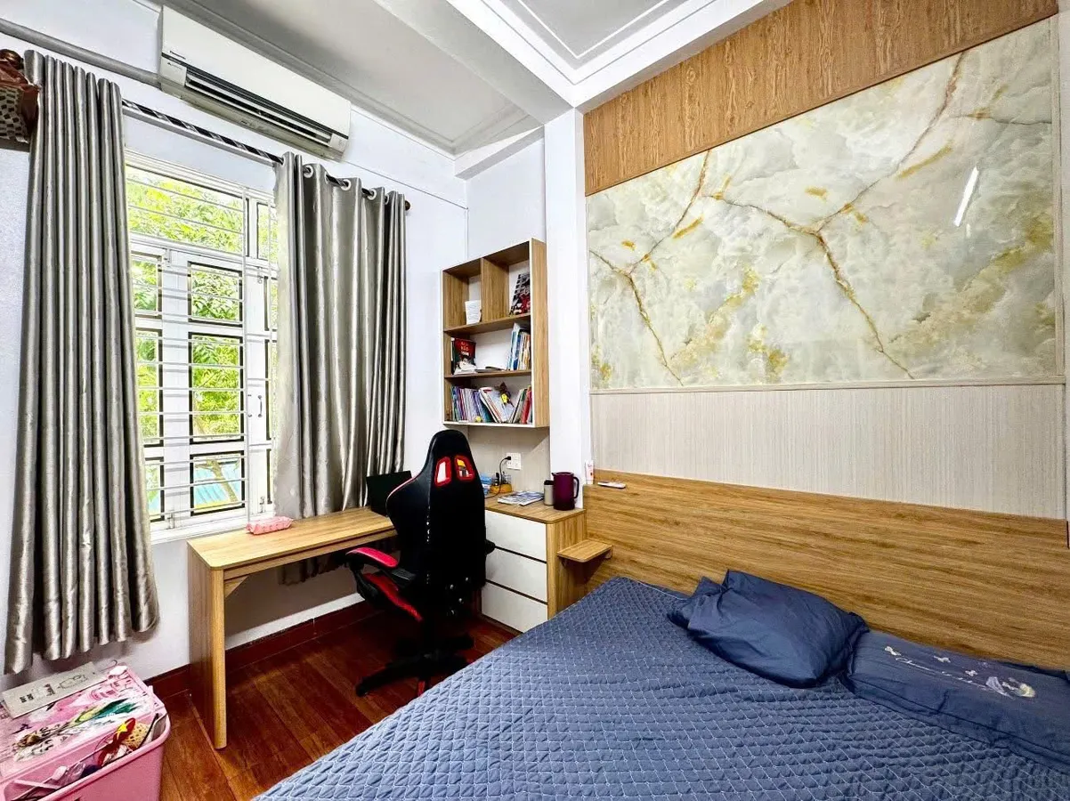 Bán nhà 2 tầng 150m² - ngõ ô tô cạnh chợ Lưu Vệ, mặt tiền 5m