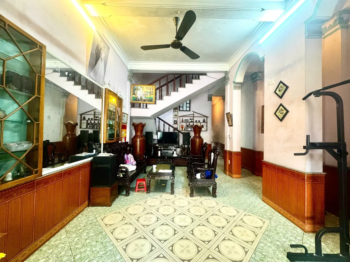 Bán nhà 2 tầng 150m² - ngõ ô tô cạnh chợ Lưu Vệ, mặt tiền 5m