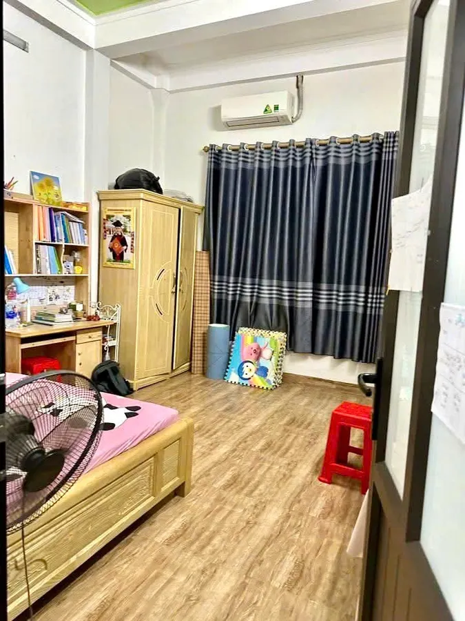 Bán nhà 2 tầng 150m² - ngõ ô tô cạnh chợ Lưu Vệ, mặt tiền 5m