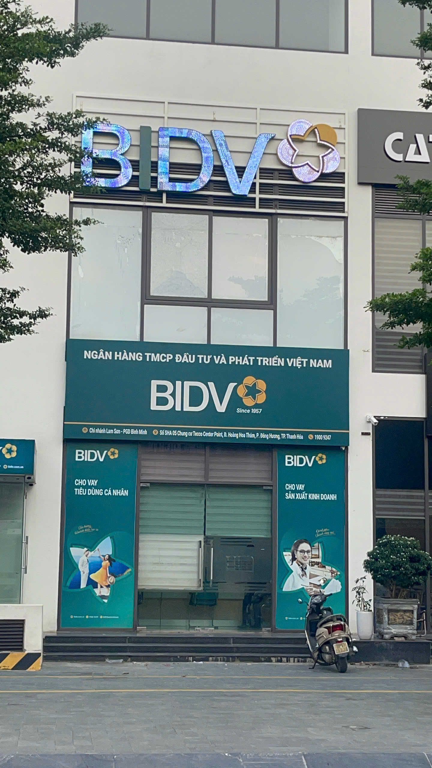 Cho thuê căn shophouse 2 tầng, căn góc 2 mặt tiền nằm ngay đầu ve khu chung cư Tecco Bình