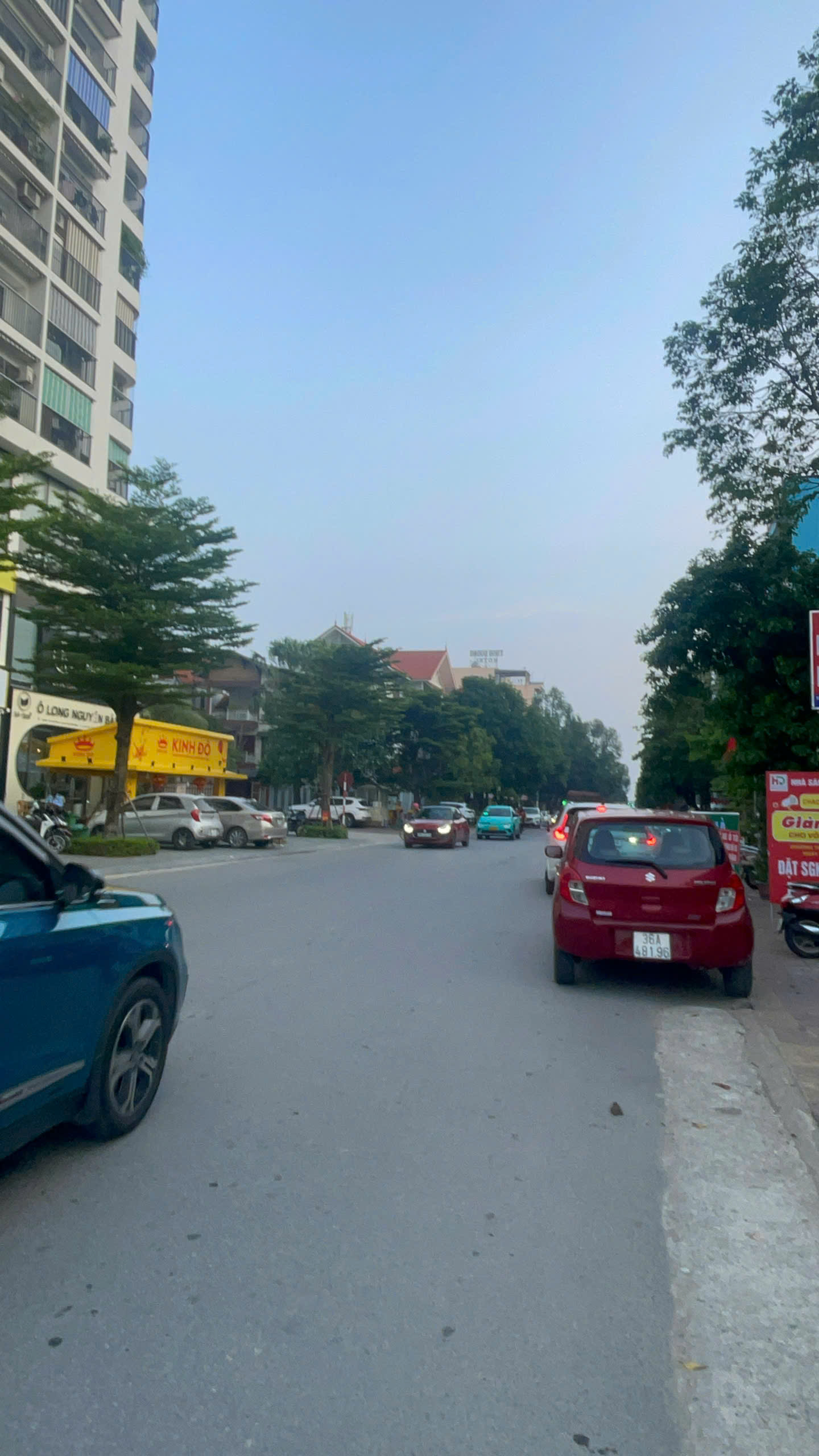 Cho thuê căn shophouse 2 tầng, căn góc 2 mặt tiền nằm ngay đầu ve khu chung cư Tecco Bình