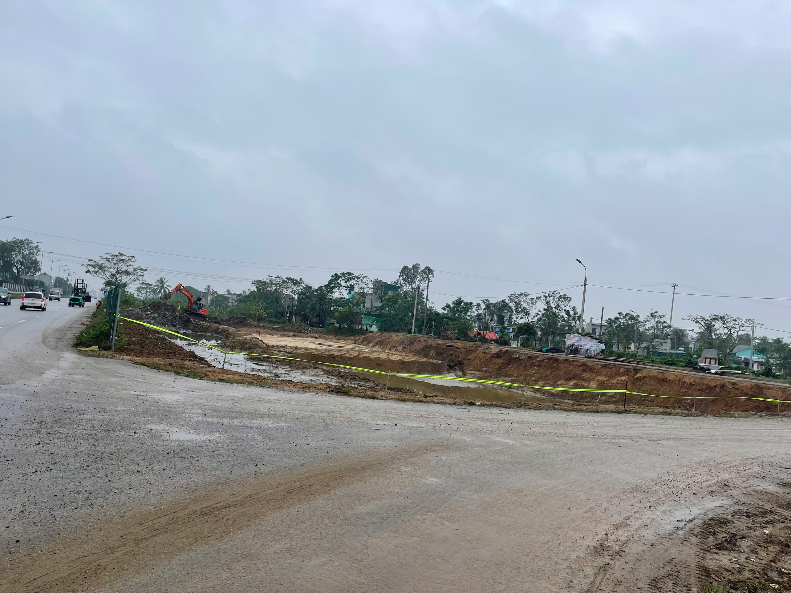 Bán lô đất trục chính mb 8197 Quảng Phú - vị trí sáng giá, sinh lời cao