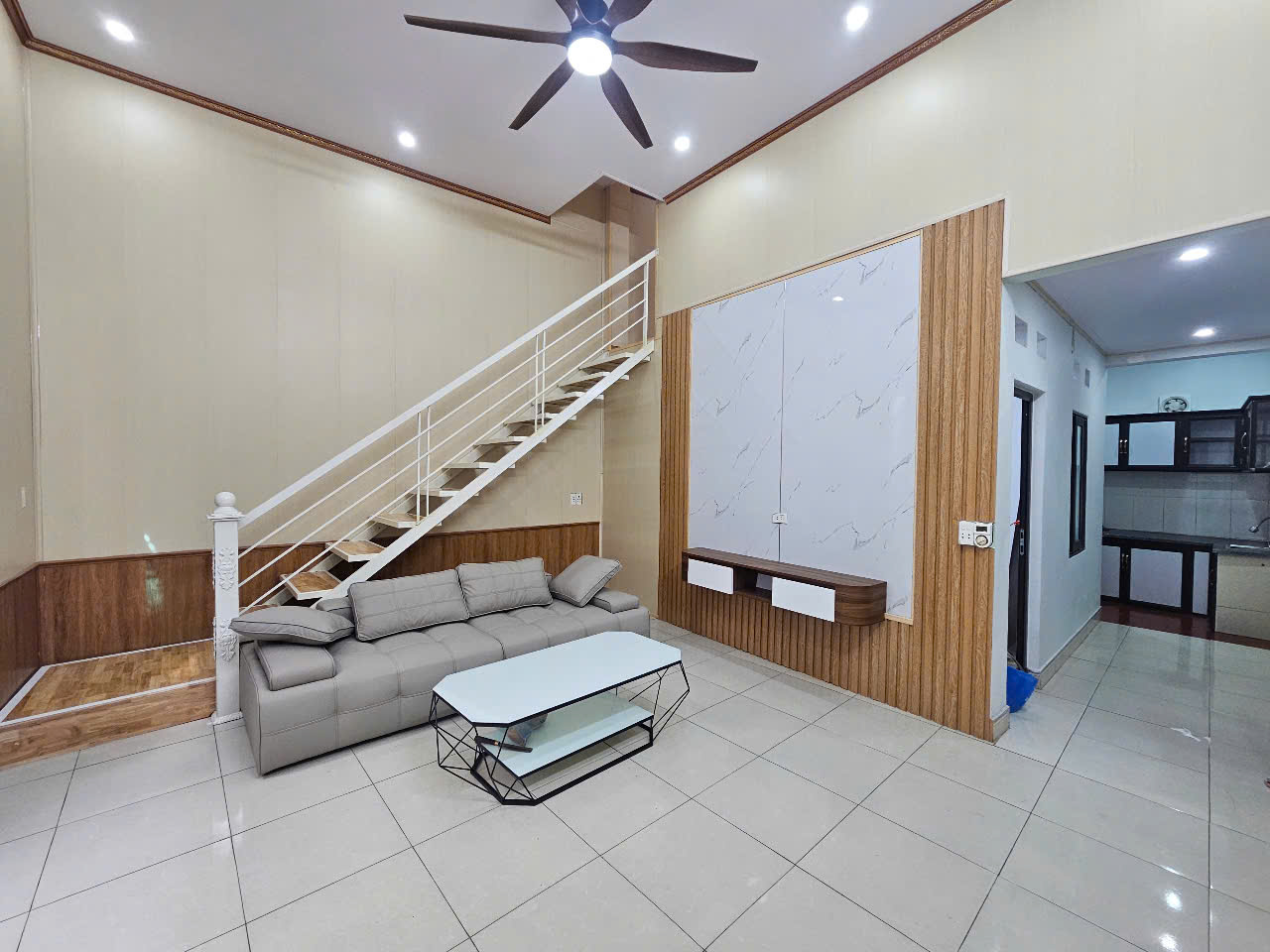 Bán nhà đẹp mới tinh thơm mùi sơn tại Đông Tác - đông thọ - gần BV Hợp Lực, chỉ 1,9 tỷ