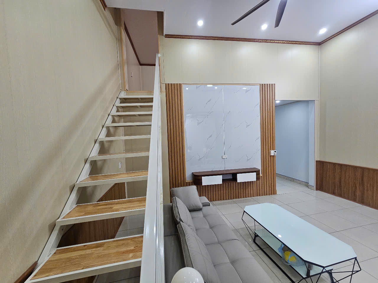 Bán nhà đẹp mới tinh thơm mùi sơn tại Đông Tác - đông thọ - gần BV Hợp Lực, chỉ 1,9 tỷ