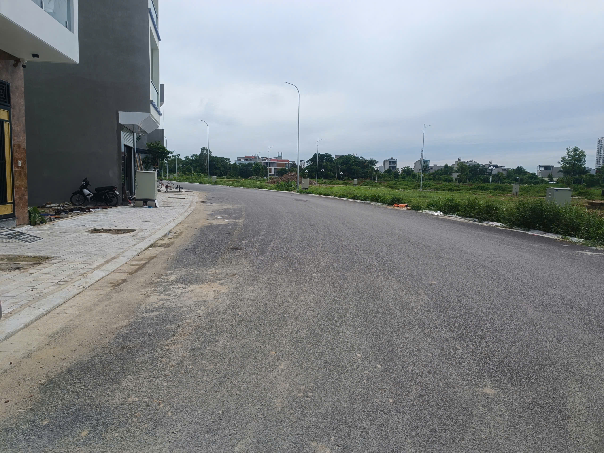 Đất gần công viên nước Đông Hương - 50,6m2, mặt tiền 4,6m, ngõ ô tô, giá tầm 1,2xx tỷ