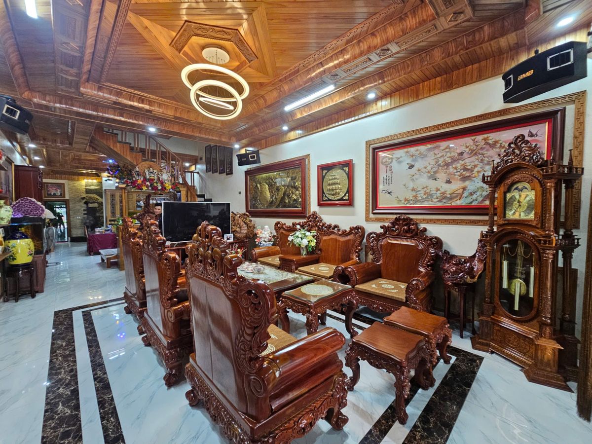 Nhà 3 tầng mặt đường Cesdp mb Hồ Sen Quảng Hưng, 122m², mặt tiền 5m, vừa ở vừa kinh doanh