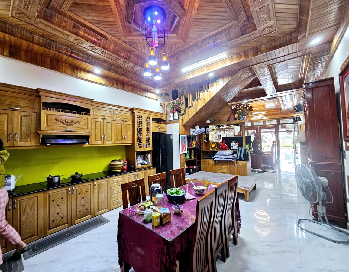 Nhà 3 tầng mặt đường Cesdp mb Hồ Sen Quảng Hưng, 122m², mặt tiền 5m, vừa ở vừa kinh doanh