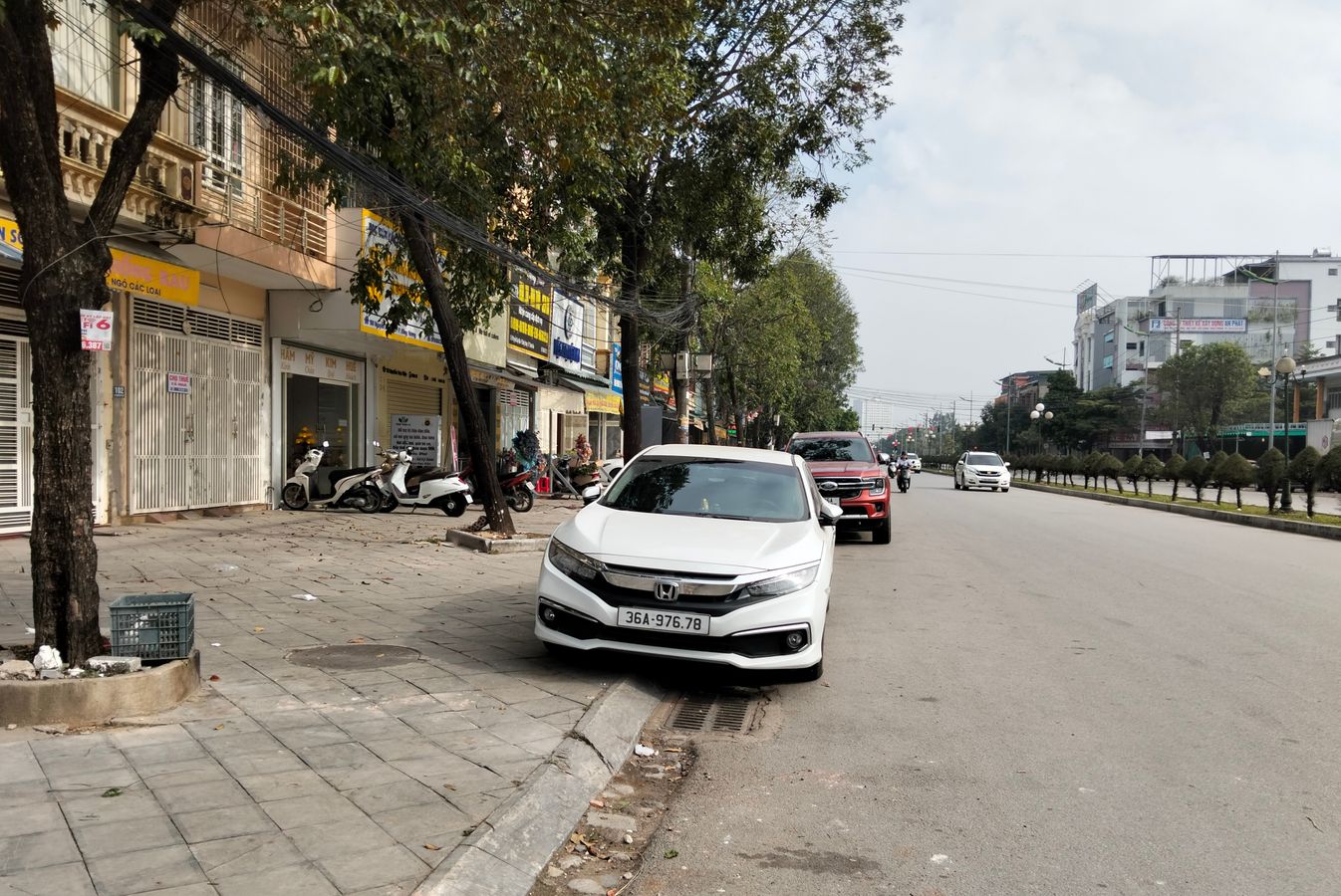 Bán lô đất mặt đường đôi chợ đầu mối Đông Hương - mbqh 89 phố Nguyễn Duy Hiệu, đang có dòng tiền