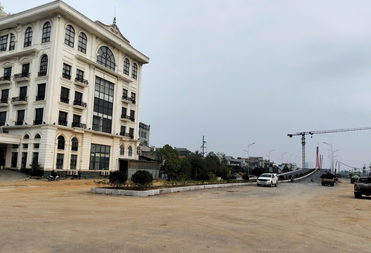 Bán nhà 4 tầng lô góc 2 mặt tiền khu đô thị An Hoạch, 132m2, mặt tiền 8,5m, giá 9,1 tỷ