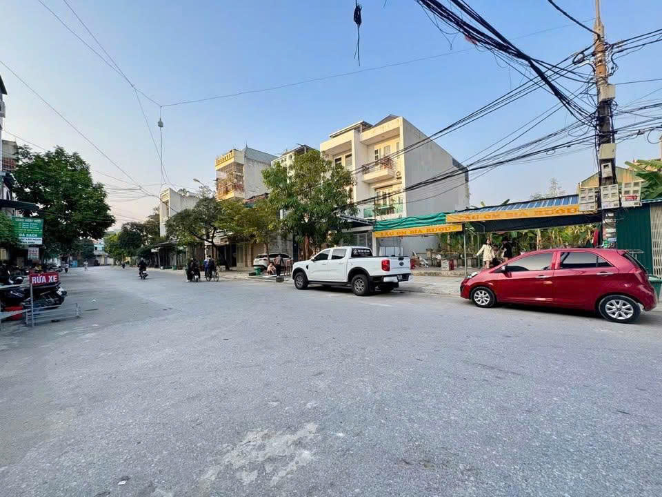 Bán nhanh lô đất đường Trần Bình Trọng phường Quảng Hưng (cũ) 80m mặt tiền 5m hướng Đông Nam