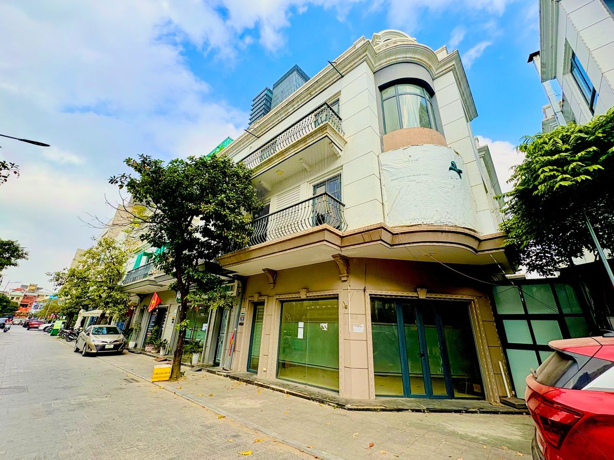 Bán căn góc VinCom Thanh Hóa 4 tầng, 2 mặt tiền 9,9m, diện tích 120m2, giá 18,8 tỷ