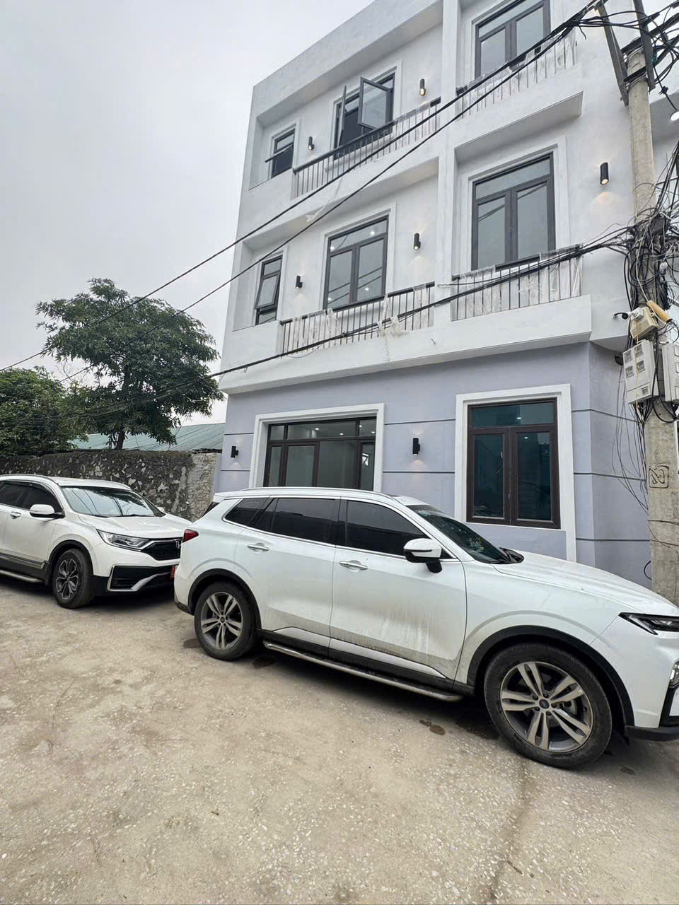 Nhà đẹp phường hạc thành, đường thông hai ô tô tránh, giá nét cho nhà đầu tư