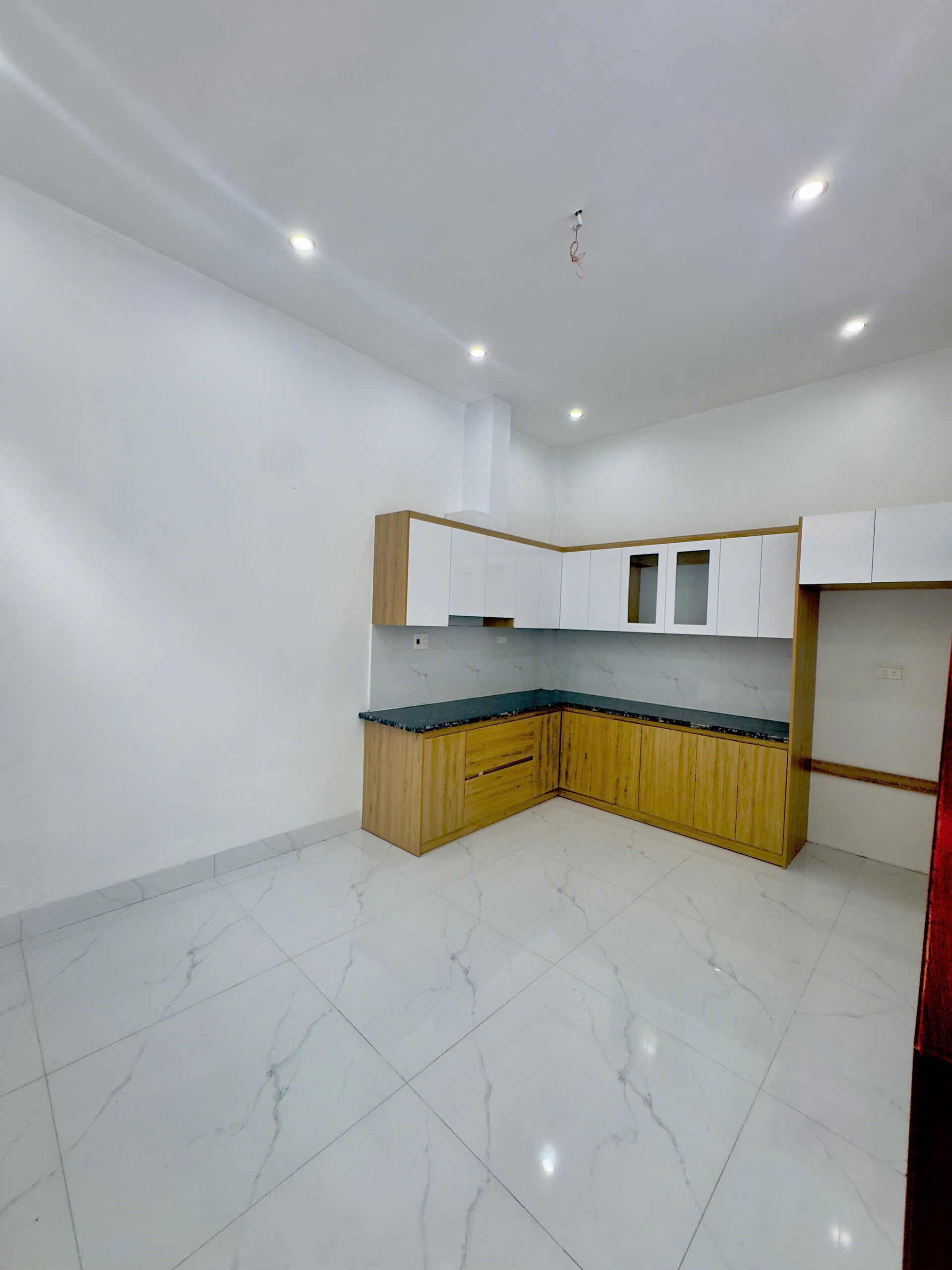 Nhà đẹp phường hạc thành, đường thông hai ô tô tránh, giá nét cho nhà đầu tư