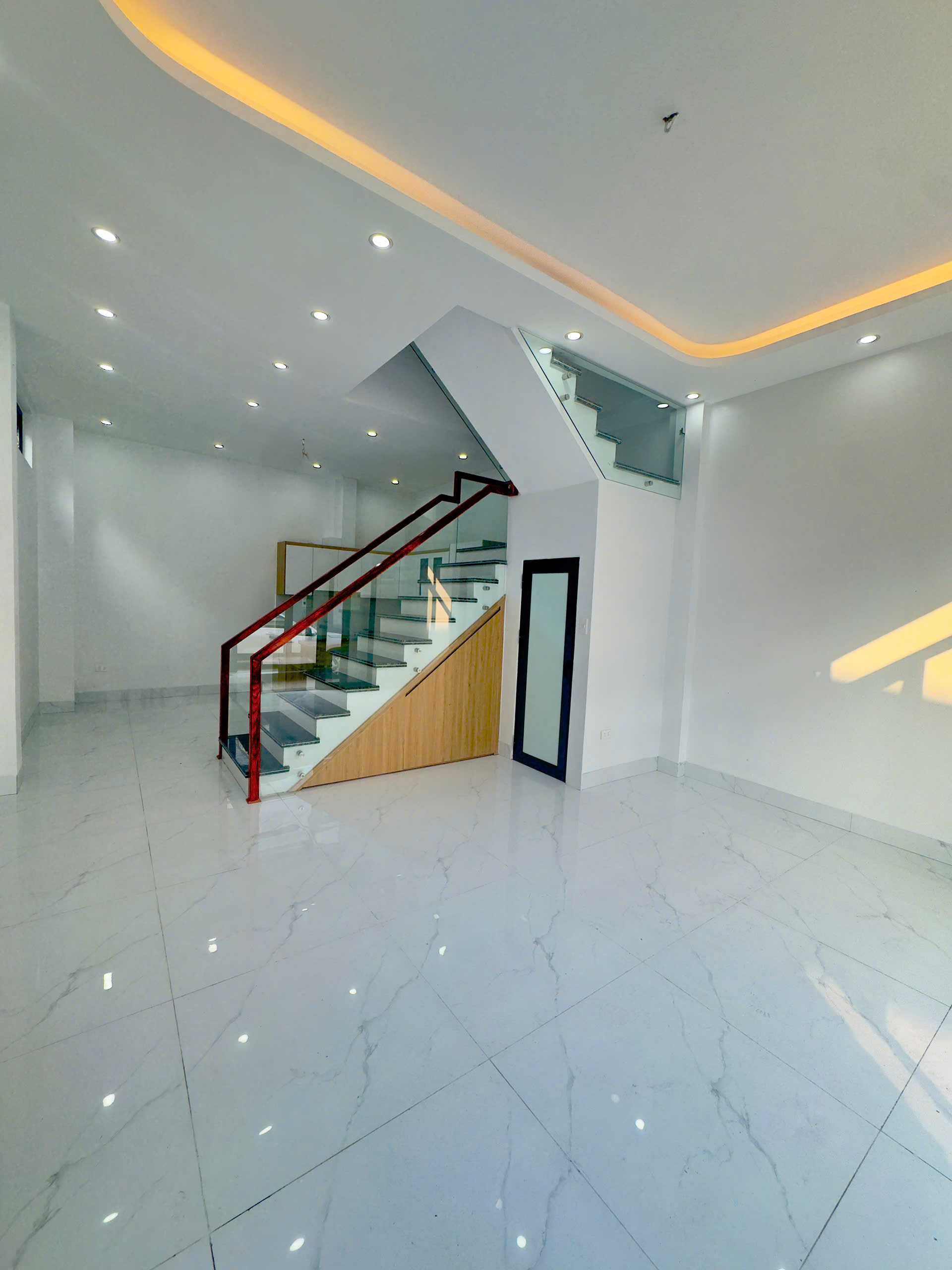 Nhà đẹp phường hạc thành, đường thông hai ô tô tránh, giá nét cho nhà đầu tư