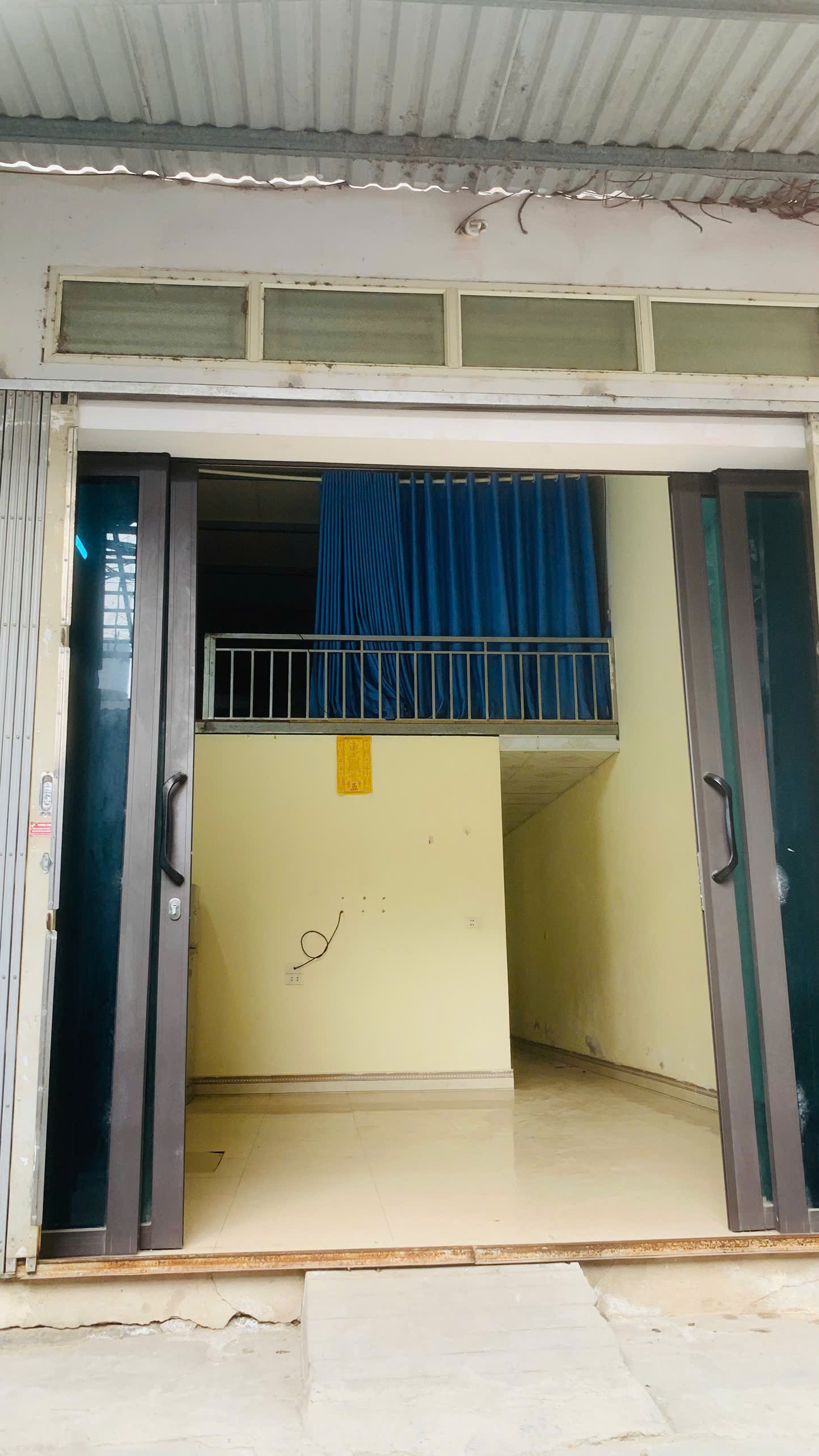 Duy nhất căn nhà 54m² sát Chợ Đầu Mối, ngõ ô tô thông tứ phía, giá chỉ 2,1xx tỷ