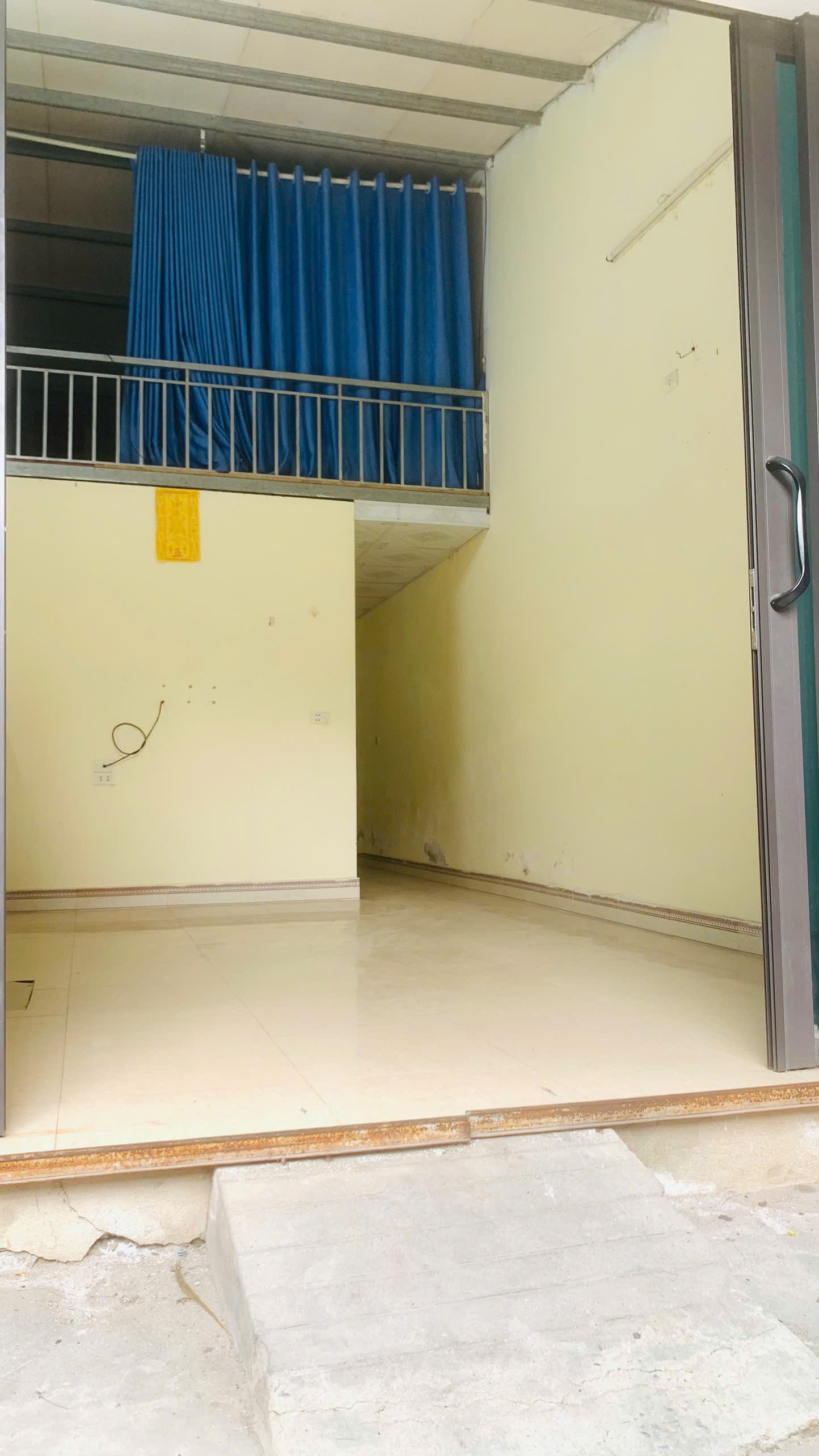 Duy nhất căn nhà 54m² sát Chợ Đầu Mối, ngõ ô tô thông tứ phía, giá chỉ 2,1xx tỷ