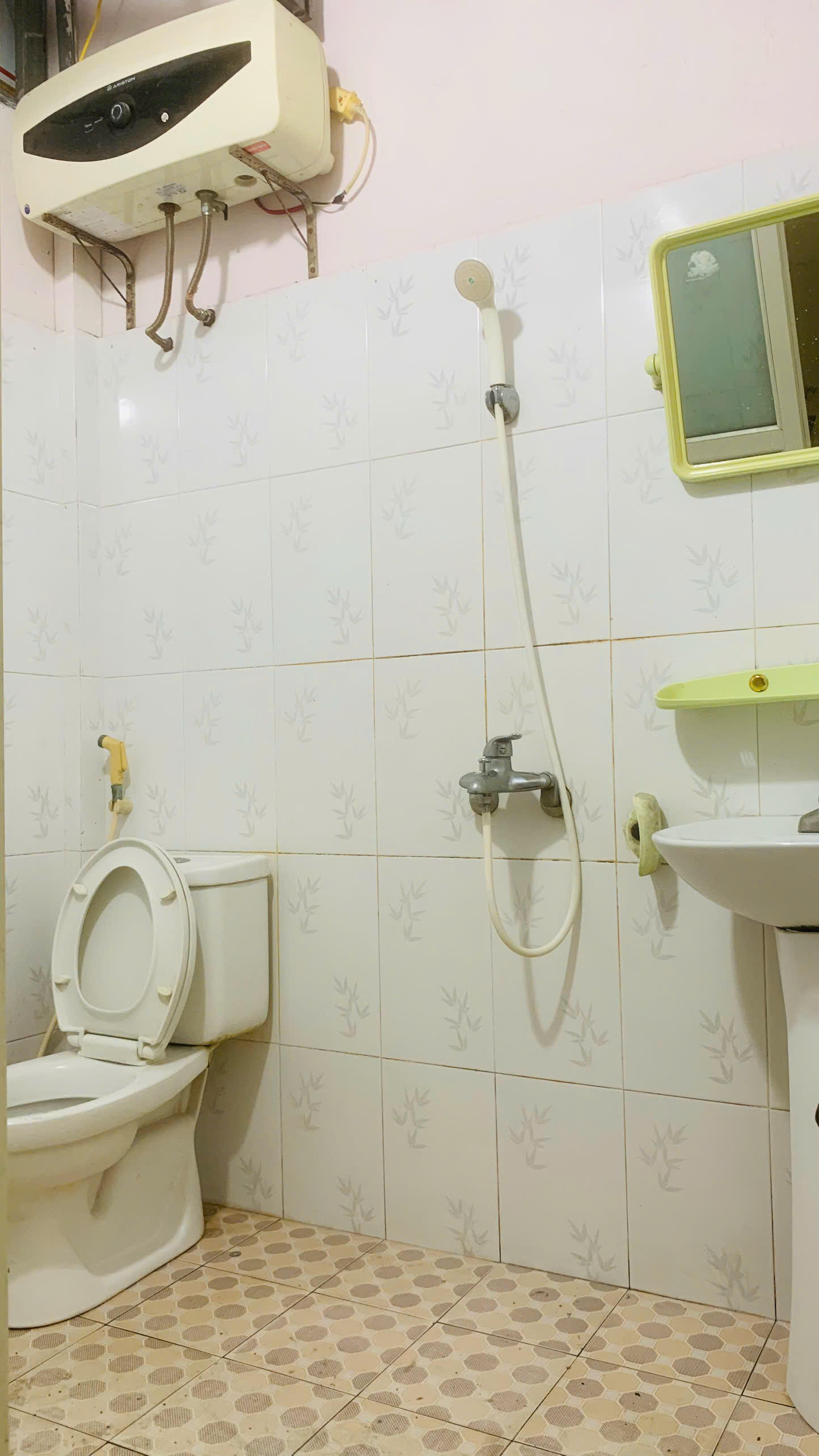 Duy nhất căn nhà 54m² sát Chợ Đầu Mối, ngõ ô tô thông tứ phía, giá chỉ 2,1xx tỷ