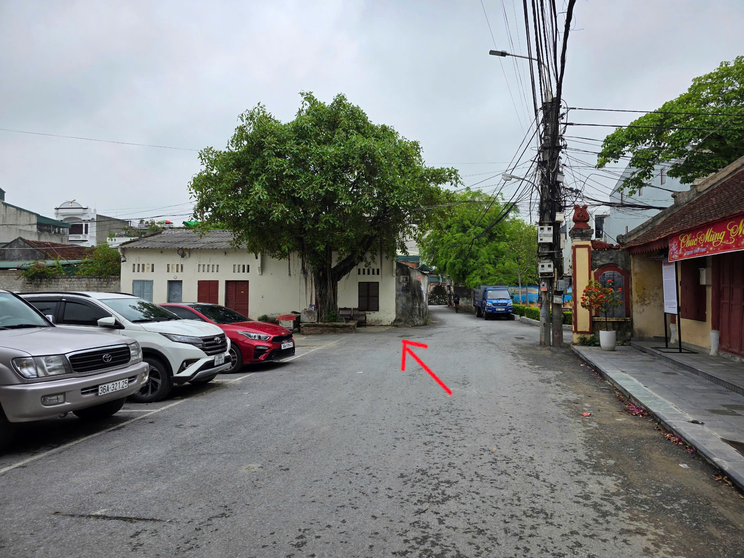 Lô góc 2 mặt tiền 71.3m2 đường Lê Thần Tông Đông Vệ - view Công Viên, ô tô tránh